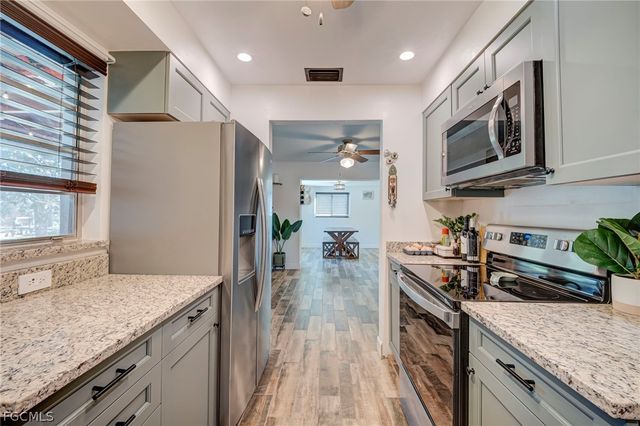 4871 Shady River LN, Fort Myers, FL 33905