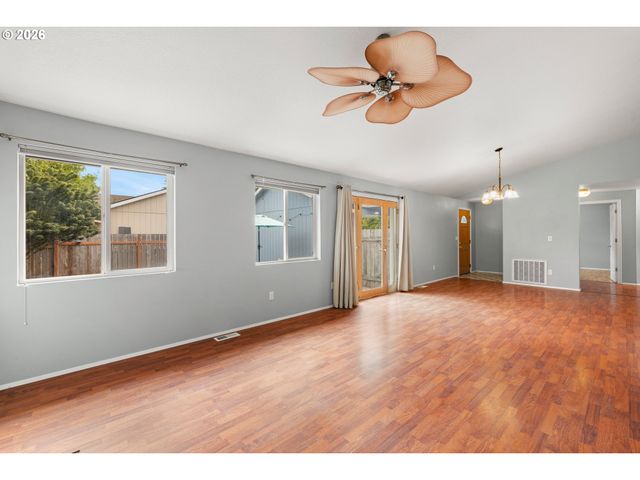 4590 Sw SAVANNAH Pl, Beaverton, OR 97078