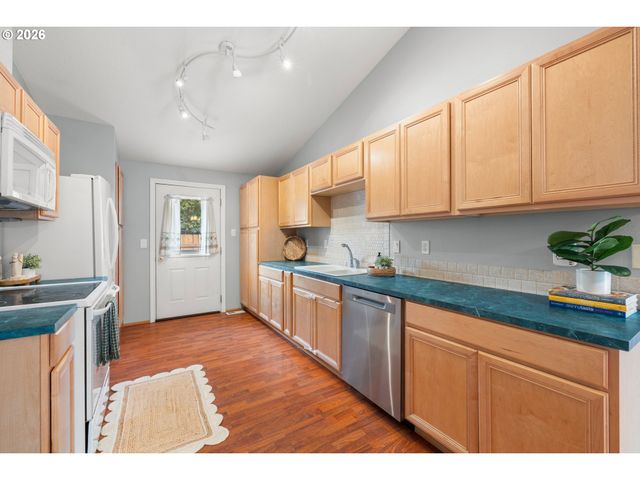 4590 Sw SAVANNAH Pl, Beaverton, OR 97078