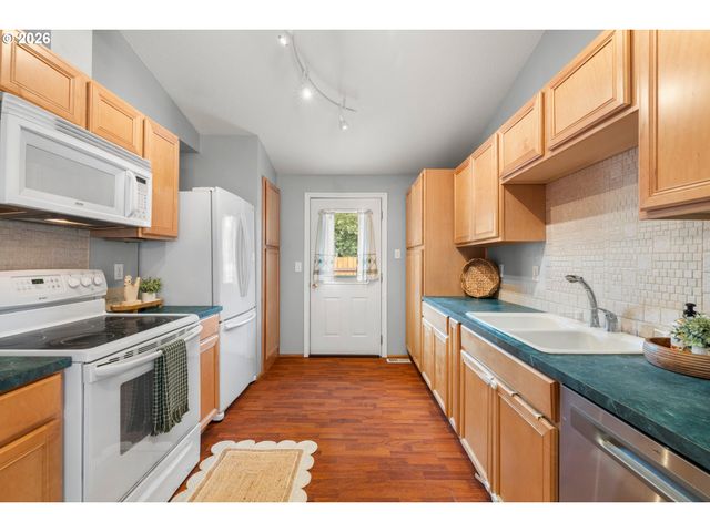4590 Sw SAVANNAH Pl, Beaverton, OR 97078