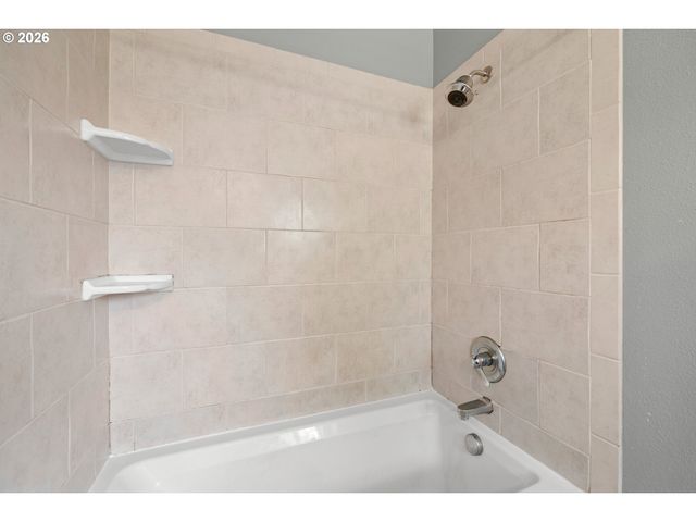 4590 Sw SAVANNAH Pl, Beaverton, OR 97078