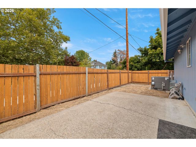 4590 Sw SAVANNAH Pl, Beaverton, OR 97078