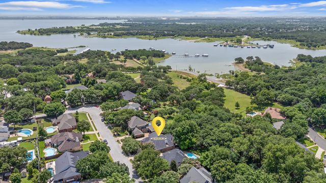 2301 Brookcrest Lane, Grapevine, TX 76051