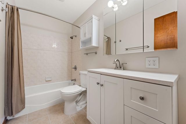 7104 Northcote Avenue, Hammond, IN 46324