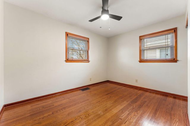 7104 Northcote Avenue, Hammond, IN 46324