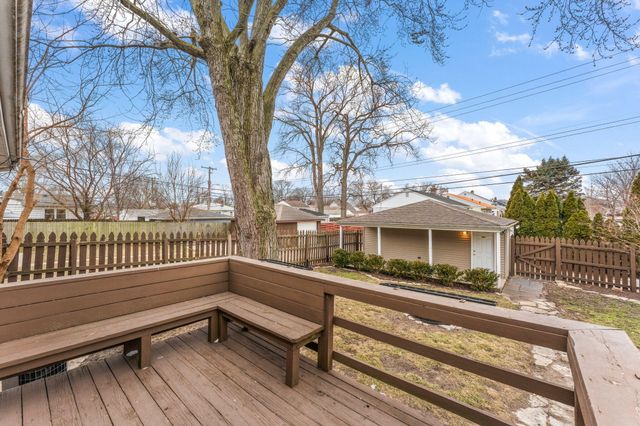 7104 Northcote Avenue, Hammond, IN 46324