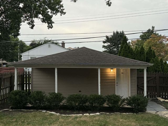 7104 Northcote Avenue, Hammond, IN 46324