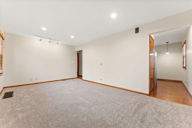 7104 Northcote Avenue, Hammond, IN 46324