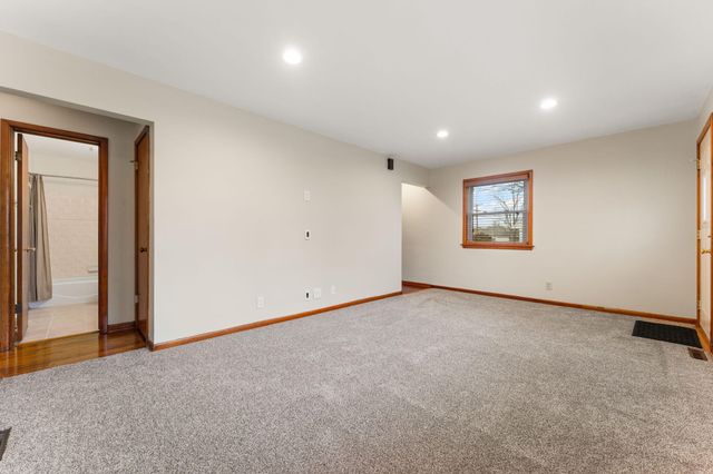 7104 Northcote Avenue, Hammond, IN 46324