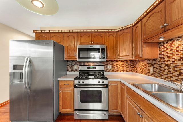 7104 Northcote Avenue, Hammond, IN 46324