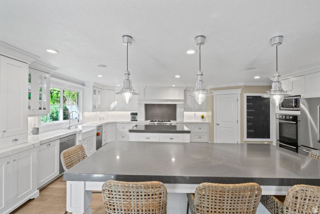 2631 E LOCKHART RD, Holladay, UT 84117