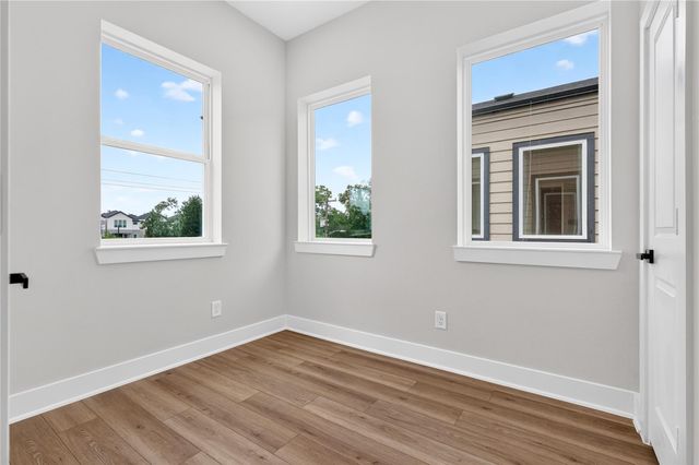 4822 Creekmont Drive A, Houston, TX 77091