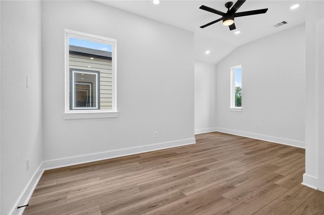 4822 Creekmont Drive A, Houston, TX 77091