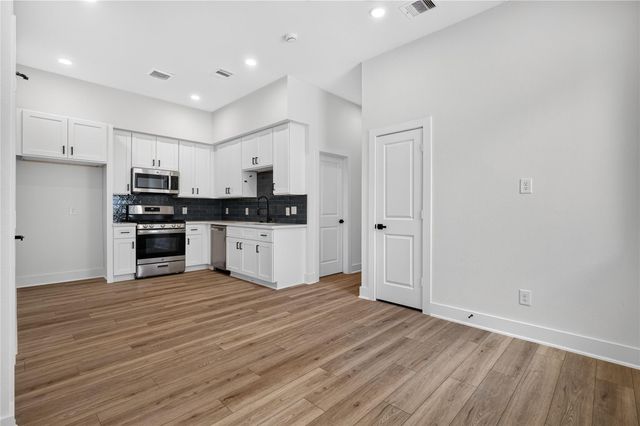 4822 Creekmont Drive A, Houston, TX 77091