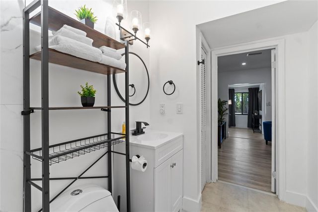 719 NE 36th Street, Oakland Park, FL 33334