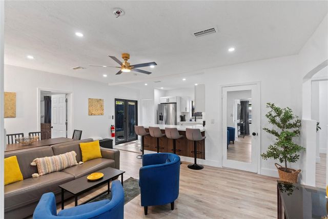 719 NE 36th Street, Oakland Park, FL 33334