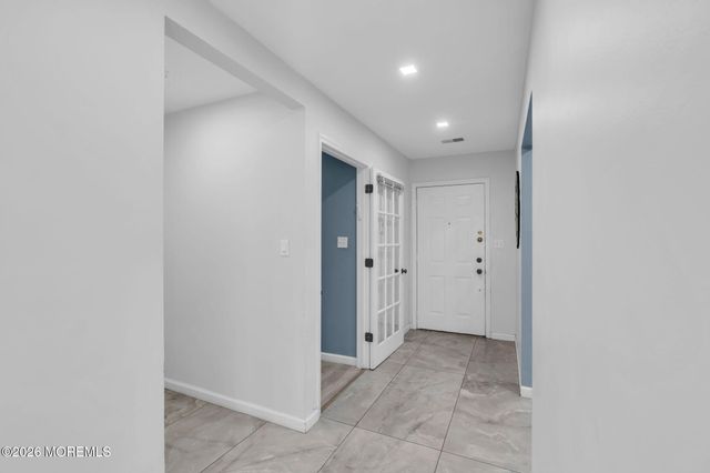 516 Woodbine Lane, Lakewood, NJ 08701