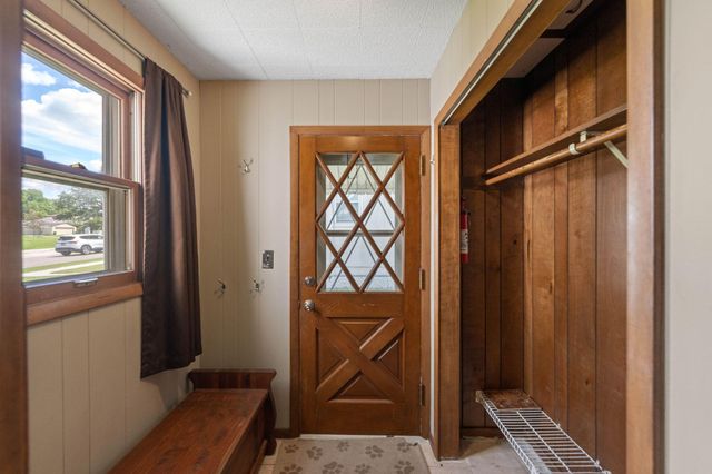 3611 Lee Avenue N, Robbinsdale, MN 55422