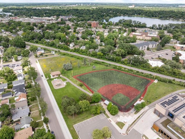 3611 Lee Avenue N, Robbinsdale, MN 55422