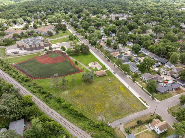 3611 Lee Avenue N, Robbinsdale, MN 55422