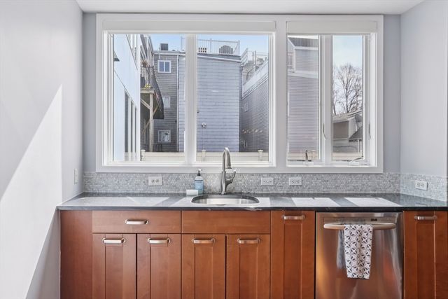 21 Oak St 1, Boston, MA 02129