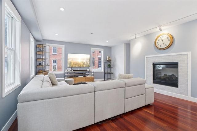 21 Oak St 1, Boston, MA 02129