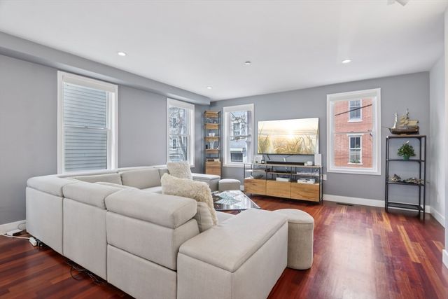 21 Oak St 1, Boston, MA 02129