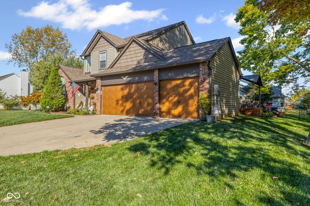 4776 Oakton Way, Greenwood, IN 46143