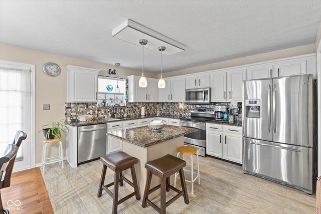 4776 Oakton Way, Greenwood, IN 46143