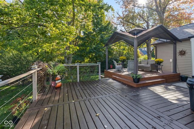 4776 Oakton Way, Greenwood, IN 46143