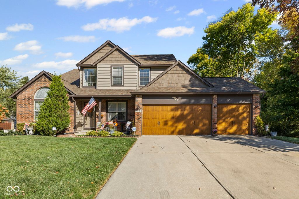 4776 Oakton Way, Greenwood, IN 46143