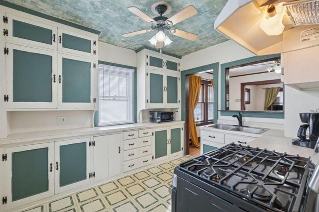 67 Sidney Street W, Saint Paul, MN 55107