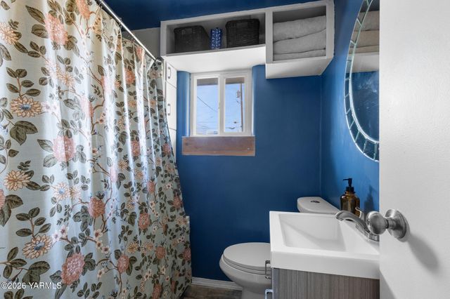 904 N 28th Ave, Yakima, WA 98902