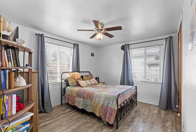 904 N 28th Ave, Yakima, WA 98902