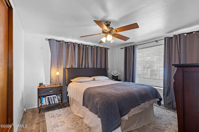 904 N 28th Ave, Yakima, WA 98902