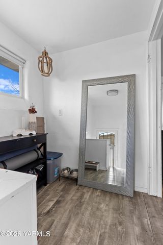 904 N 28th Ave, Yakima, WA 98902