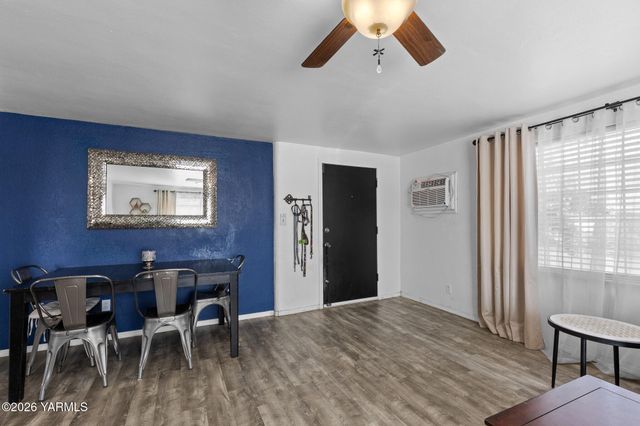 904 N 28th Ave, Yakima, WA 98902