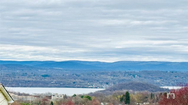 12 Wyms Heights Drive, Marlboro, NY 12542
