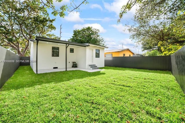 1739 NW 67th St, Miami, FL 33147