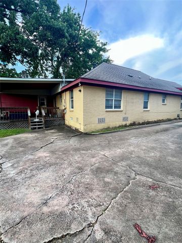 132 Carson Court, Houston, TX 77004