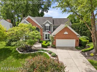 1393 Lake Shore Boulevard, Orion Charter Township, MI 48362