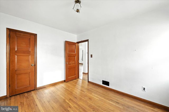 30 3RD AVE, Halethorpe, MD 21227