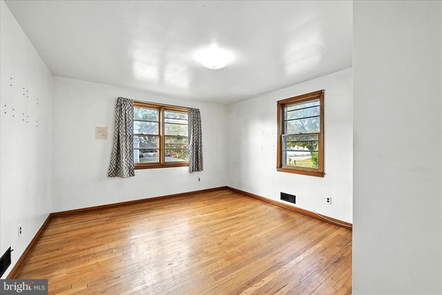 30 3RD AVE, Halethorpe, MD 21227
