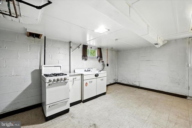 30 3RD AVE, Halethorpe, MD 21227