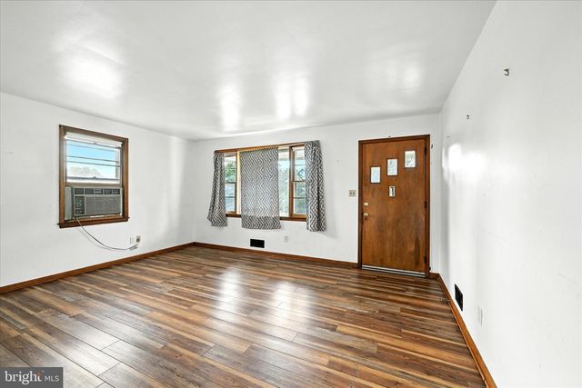 30 3RD AVE, Halethorpe, MD 21227