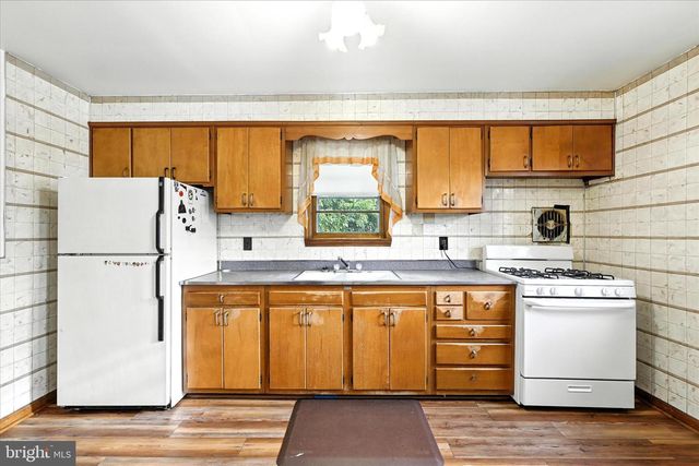 30 3RD AVE, Halethorpe, MD 21227