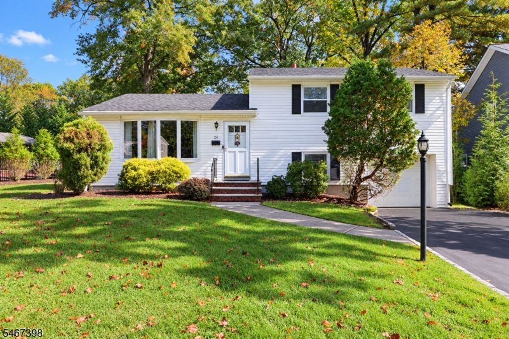 24 Countryside Dr, Livingston Twp., NJ 07039 — exterior