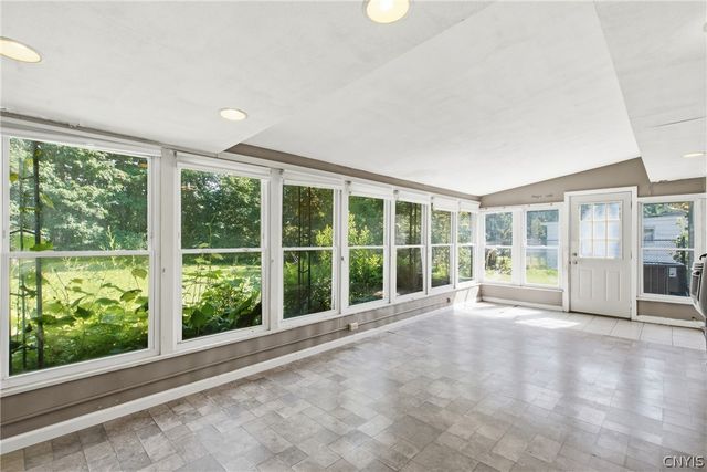 15 Lincoln Road, Clay, NY 13212