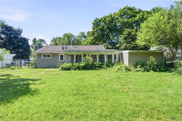 15 Lincoln Road, Clay, NY 13212