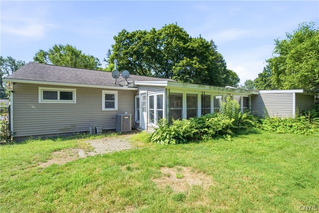 15 Lincoln Road, Clay, NY 13212